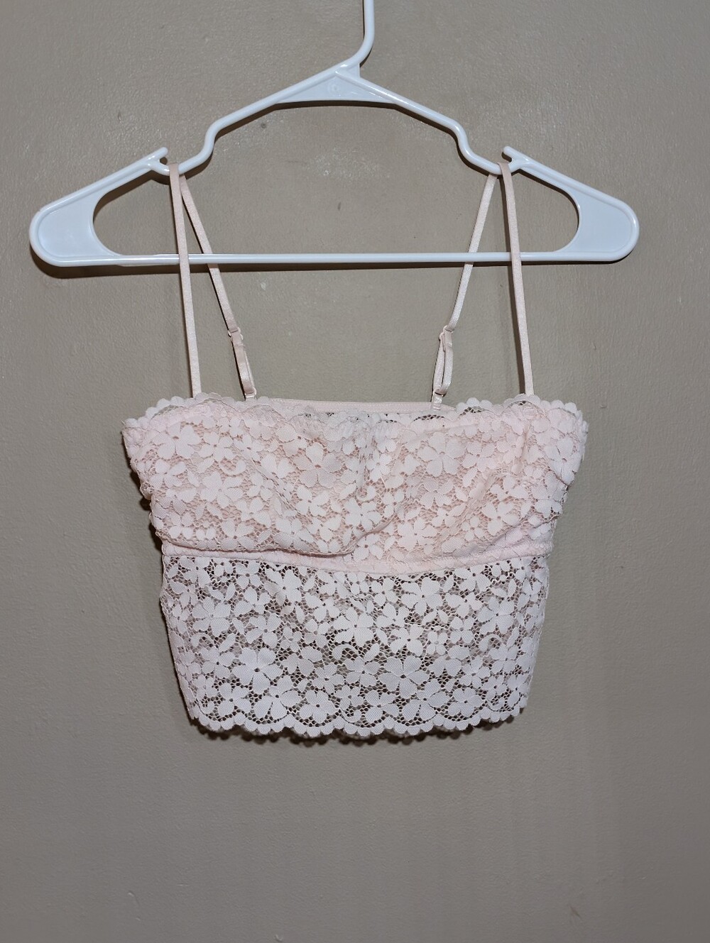 H&M Soft Pink Floral Lace Bralette size 6/38